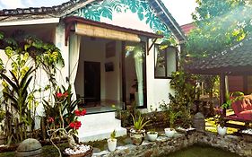 Ayumar Homestay Medewi